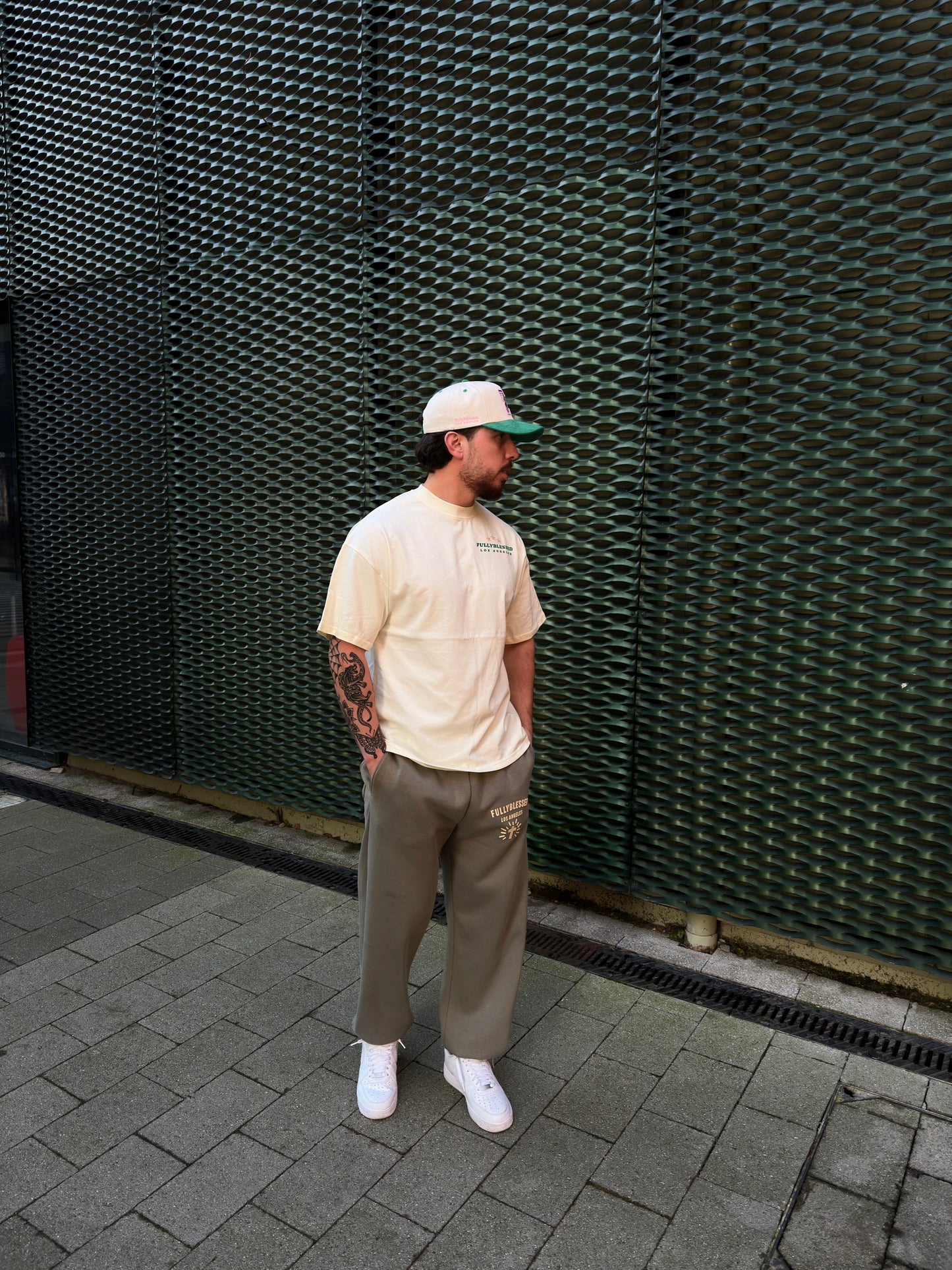 Signature Straight Leg Sweatpants - Olive